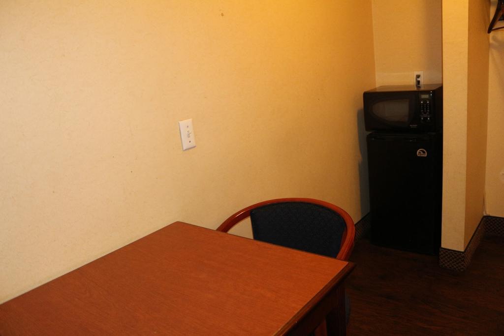 Magnolia Bay Hotel & Suites Jonesboro Esterno foto