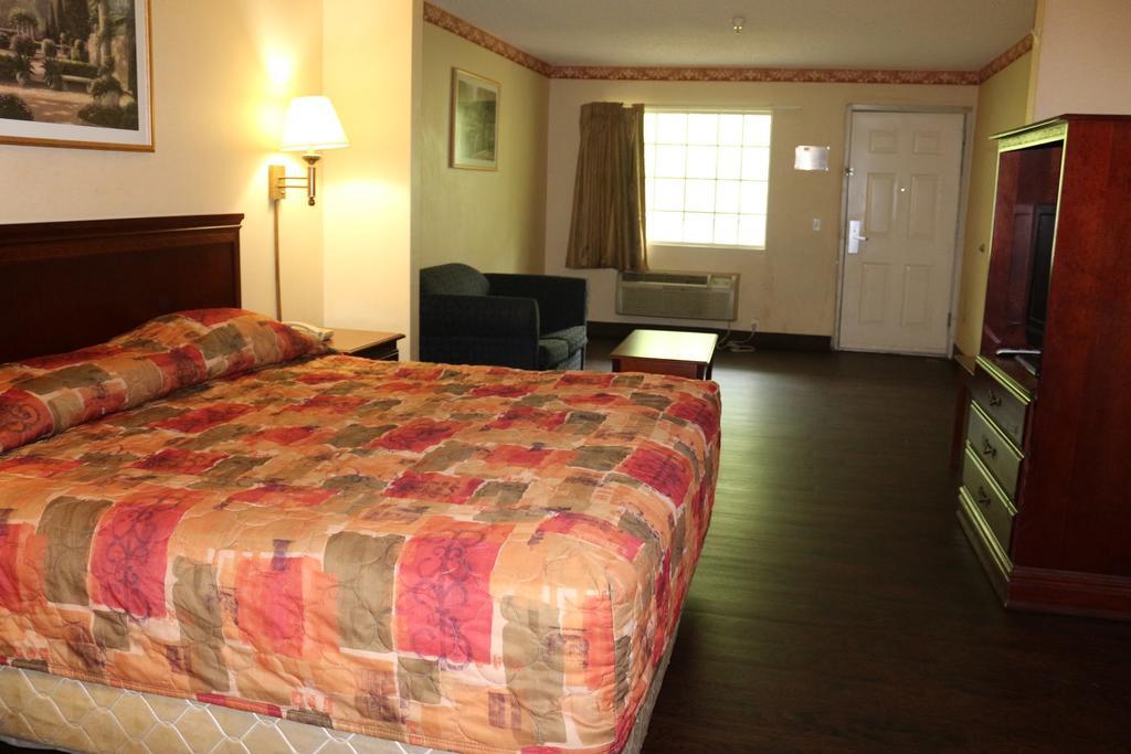 Magnolia Bay Hotel & Suites Jonesboro Esterno foto
